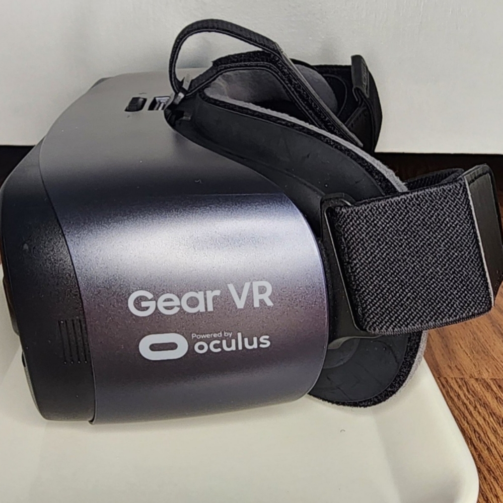 Gear VR Samsung open box used once
